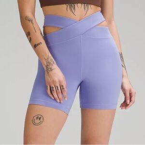 Lululemon cutout align short Sz. 6